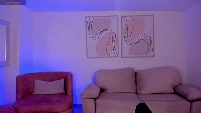 SussyBellX online show from 11-25-25, 08:09