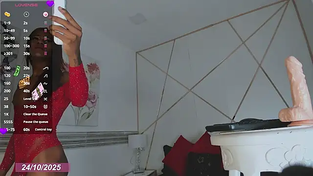 Snapshot of shantal_chocolet chatting on 10-24-25, 01:51 shantal chocolet online show from 10-24-25, 01:51