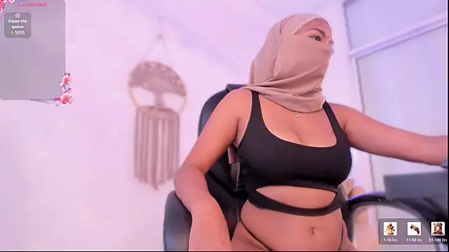 Snapshot of Yuli_arabic chatting on 02-12-26, 07:31 Yuli arabic online show from 02-12-26, 07:31