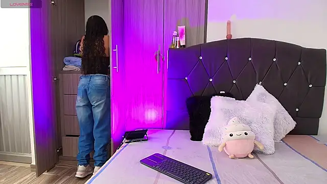 Snapshot of Ruby_Whispers chatting on 09-09-25, 12:05 Ruby Whispers online show from 09-09-25, 12:05