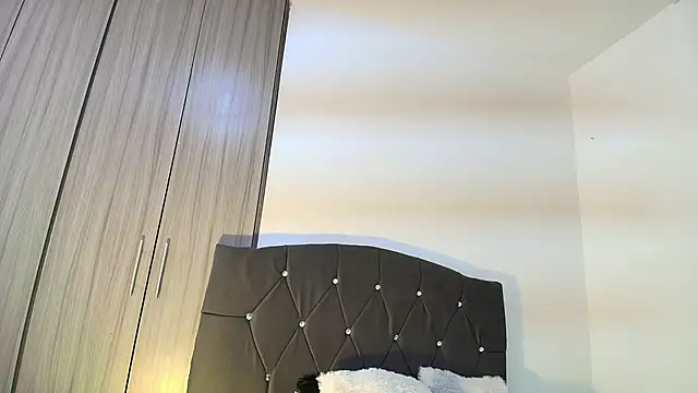 Snapshot of Ruby_Whispers chatting on 11-22-25, 12:15 Ruby Whispers online show from 11-22-25, 12:15