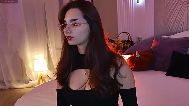 Snapshot of LeaMelone chatting on 11-11-25, 05:46 LeaMelone online show from 11-11-25, 05:46