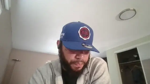 Snapshot of Brownroyal chatting on 06-12-26, 12:53 Brownroyal online show from 06-12-26, 12:53
