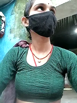 Snapshot of Nishaa_ji chatting on 09-21-25, 12:29 Nishaa ji online show from 09-21-25, 12:29