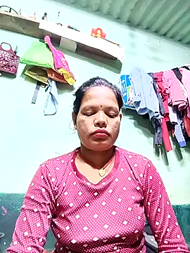 Snapshot of Sapna_ji45 chatting on 10-02-25, 06:48 Sapna ji45 online show from 10-02-25, 06:48