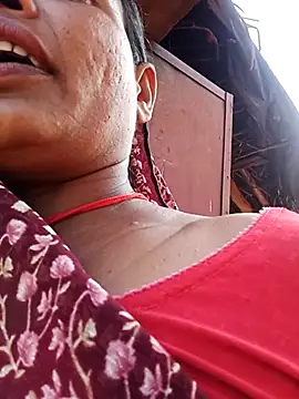 Snapshot of Sapna_ji45 chatting on 10-12-25, 10:25 Sapna ji45 online show from 10-12-25, 10:25