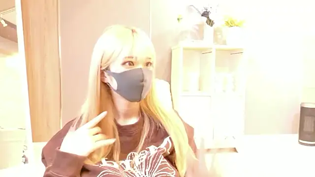 Snapshot of Una_chan_ chatting on 10-22-25, 12:00 Una chan online show from 10-22-25, 12:00