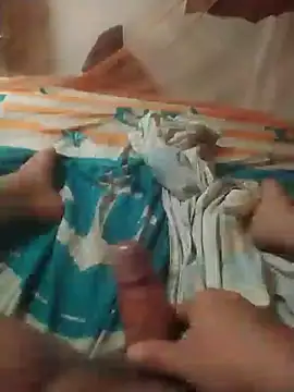 Snapshot of quieresleche1 chatting on 10-21-25, 04:19 quieresleche1 online show from 10-21-25, 04:19