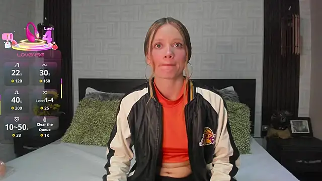 Brianna Bondd online show from 10-14-25, 03:02