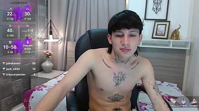 Iantwink18 online show from 10-18-25, 07:14