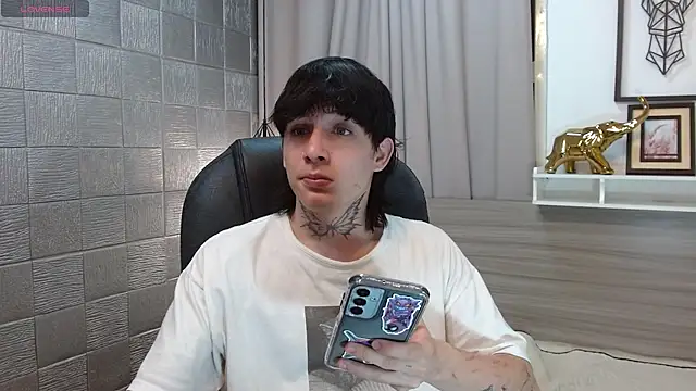 Iantwink18 online show from 12-15-25, 03:33