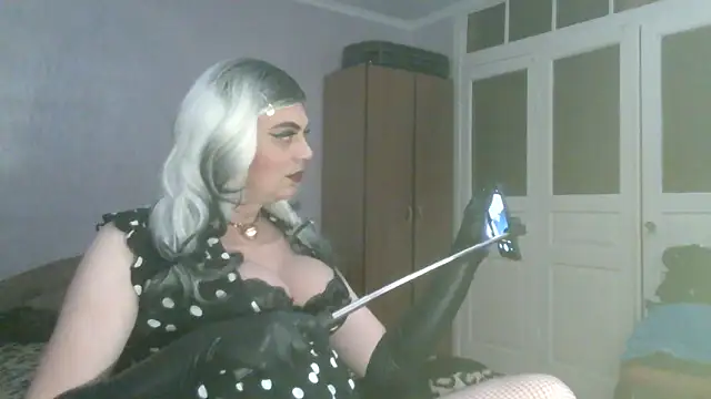 NiraFrost online show from 02-11-26, 06:13