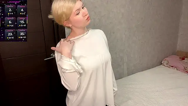 Snapshot of ShontaWasilko chatting on 02-15-26, 08:38 ShontaWasilko online show from 02-15-26, 08:38