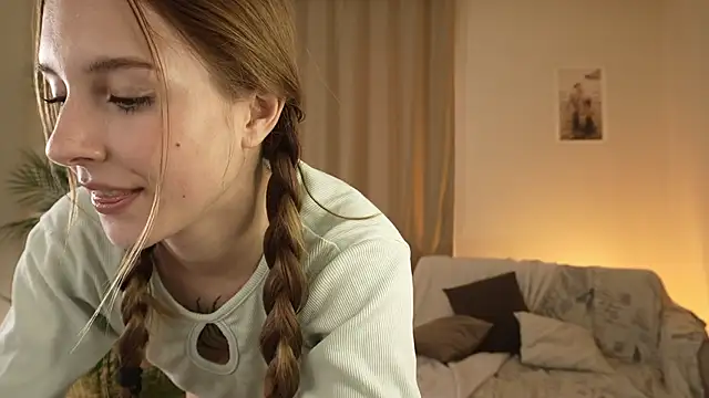 Snapshot of Vegas_V chatting on 11-08-25, 01:44 Vegas V online show from 11-08-25, 01:44