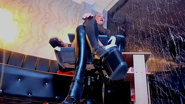 Nicollemillf online show from 09-25-25, 10:13