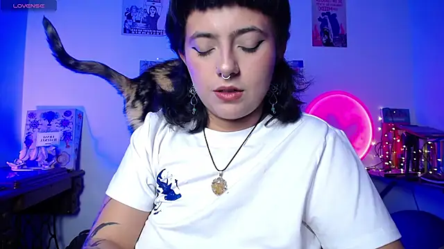 Snapshot of AlmaNanax chatting on 09-30-25, 01:54 AlmaNanax online show from 09-30-25, 01:54