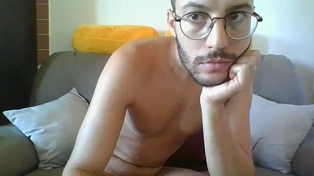 Amicisegreti online show from 09-18-25, 06:15