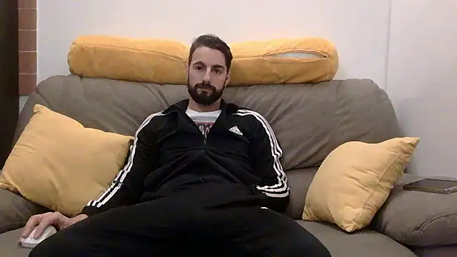 Amicisegreti online show from 01-12-26, 06:35