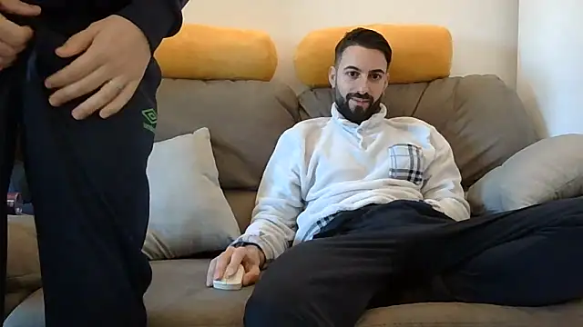 Amicisegreti online show from 03-25-26, 06:30