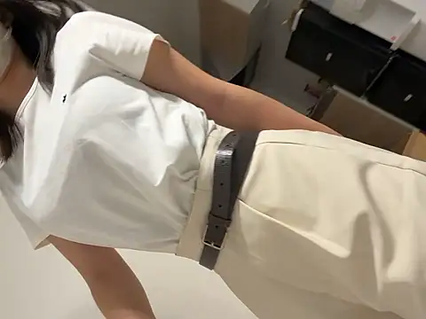 hikiwarinatto xoxo online show from 06-19-26, 11:52