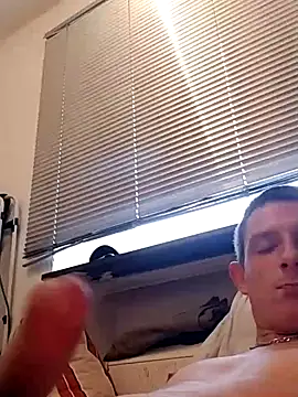 Snapshot of P44698 chatting on 10-04-25, 02:15 P44698 online show from 10-04-25, 02:15