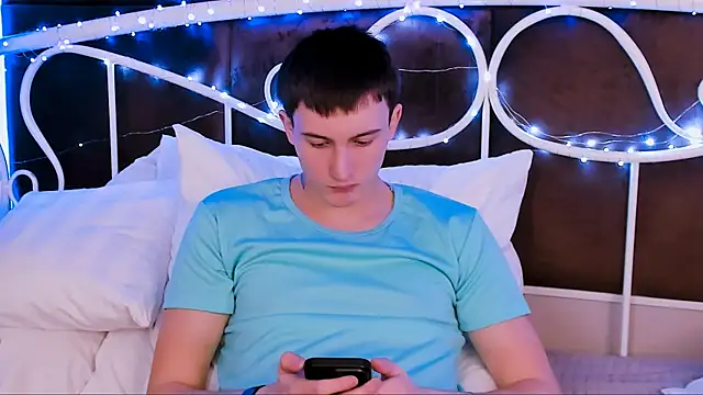 David  Diamond online show from 12-20-25, 03:52