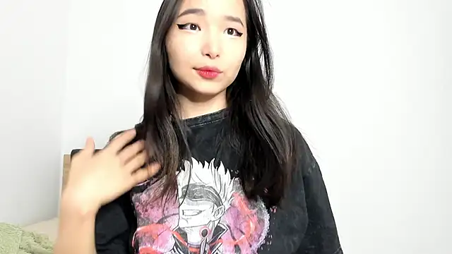 Soyun Mia online show from 12-21-25, 01:40