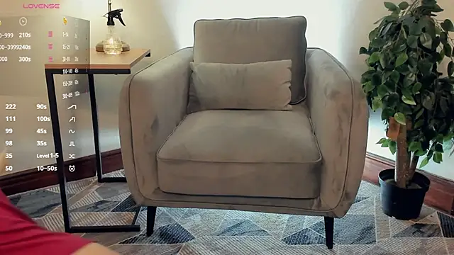 Snapshot of ErinBissonnette chatting on 10-31-25, 08:10 ErinBissonnette online show from 10-31-25, 08:10