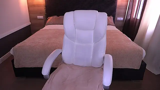 LioraFox online show from 09-13-25, 06:57