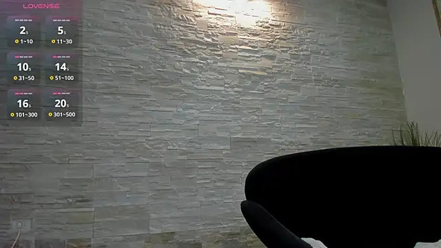 Jelly Bee online show from 10-10-25, 08:08