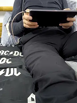 yazinyazin1 online show from 11-17-25, 06:24