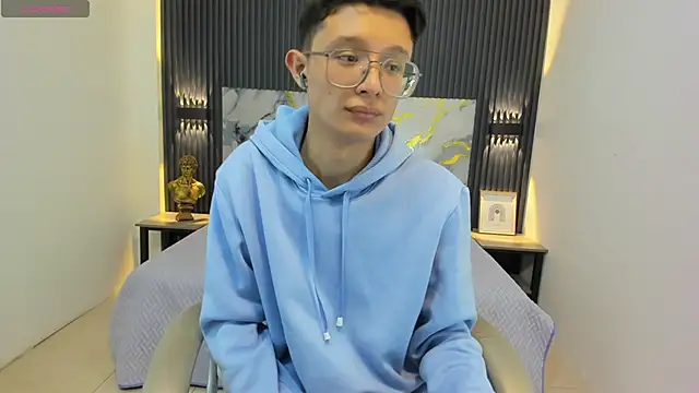 SantiagoRusso18 online show from 09-12-25, 12:38