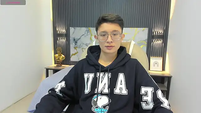 SantiagoRusso18 online show from 09-17-25, 12:07