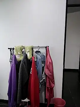 Eva Clark01 online show from 10-04-25, 11:08