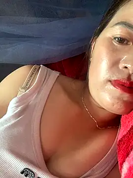 tuyetnhi-00 online show from 09-19-25, 01:51