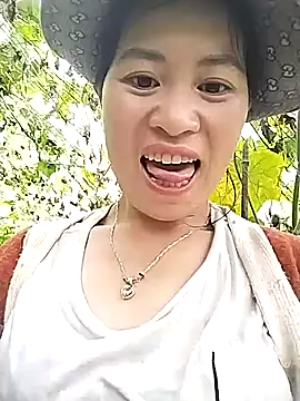 tuyetnhi-00 online show from 09-24-25, 02:26