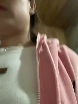 tuyetnhi-00 online show from 10-20-25, 12:44