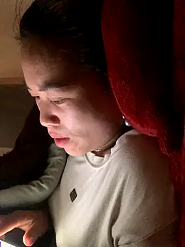 tuyetnhi-00 online show from 11-19-25, 04:56