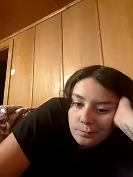 Snapshot of YoungLiisaxx chatting on 10-14-25, 05:30 YoungLiisaxx online show from 10-14-25, 05:30