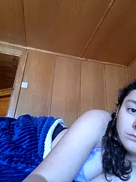 Snapshot of YoungLiisaxx chatting on 11-04-25, 10:14 YoungLiisaxx online show from 11-04-25, 10:14