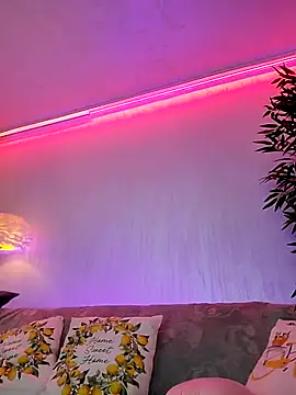 Snapshot of RileyNox chatting on 09-30-25, 07:30 RileyNox online show from 09-30-25, 07:30