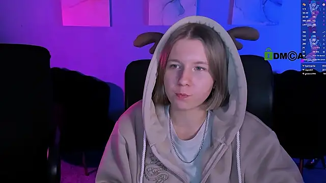 Snapshot of gloria_bubble chatting on 02-19-26, 01:01 gloria bubble online show from 02-19-26, 01:01