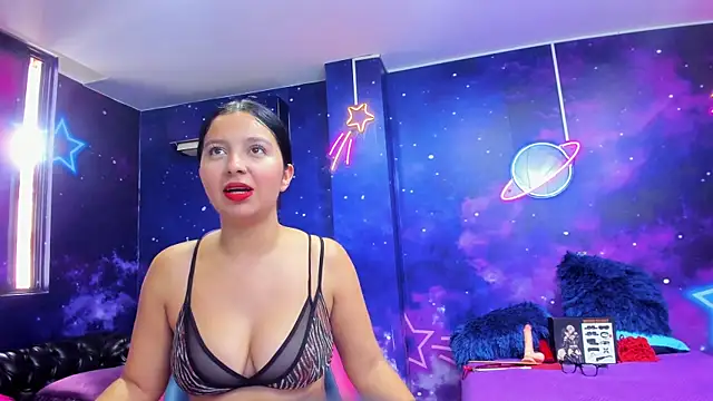 Snapshot of Thalia_Cortea chatting on 10-14-25, 03:02 Thalia Cortea online show from 10-14-25, 03:02