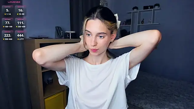 Snapshot of AntonettaTarring chatting on 09-19-25, 07:21 AntonettaTarring online show from 09-19-25, 07:21