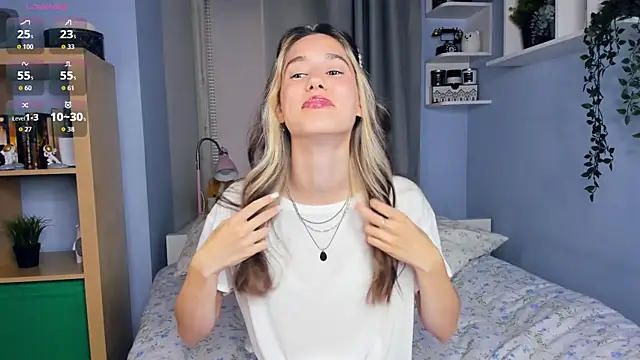 Snapshot of AntonettaTarring chatting on 09-25-25, 07:45 AntonettaTarring online show from 09-25-25, 07:45