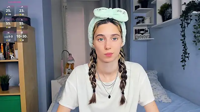 Snapshot of AntonettaTarring chatting on 09-27-25, 07:35 AntonettaTarring online show from 09-27-25, 07:35