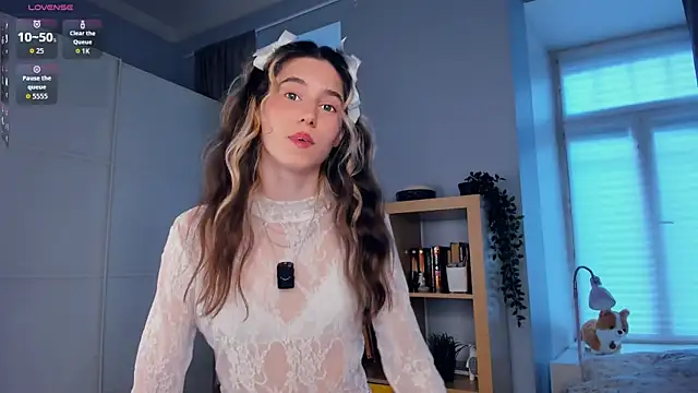 Snapshot of AntonettaTarring chatting on 11-19-25, 07:30 AntonettaTarring online show from 11-19-25, 07:30