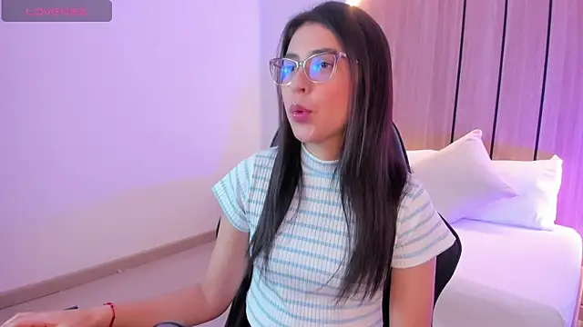 Snapshot of desireee_ chatting on 02-07-26, 12:20 desireee online show from 02-07-26, 12:20