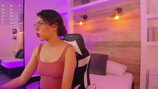 Snapshot of desireee_ chatting on 02-23-26, 12:46 desireee online show from 02-23-26, 12:46