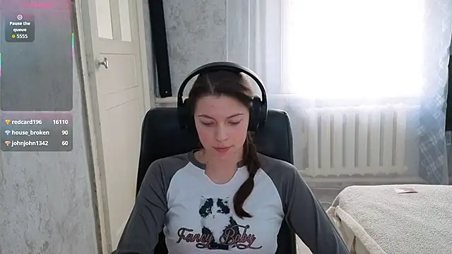 CutieAnny online show from 11-25-25, 04:34